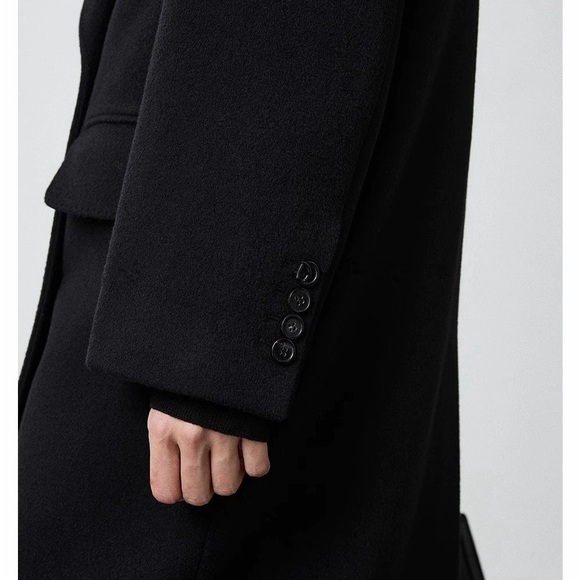 Elegant Black Double-Breasted Coat - Picture 3 of 5